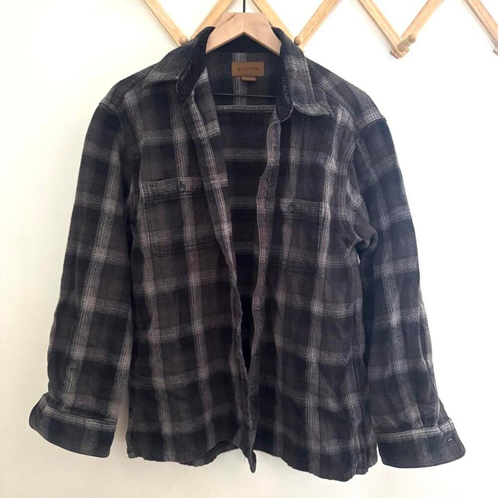 St johns bay heavy weight black and grey charcoal plaid button up